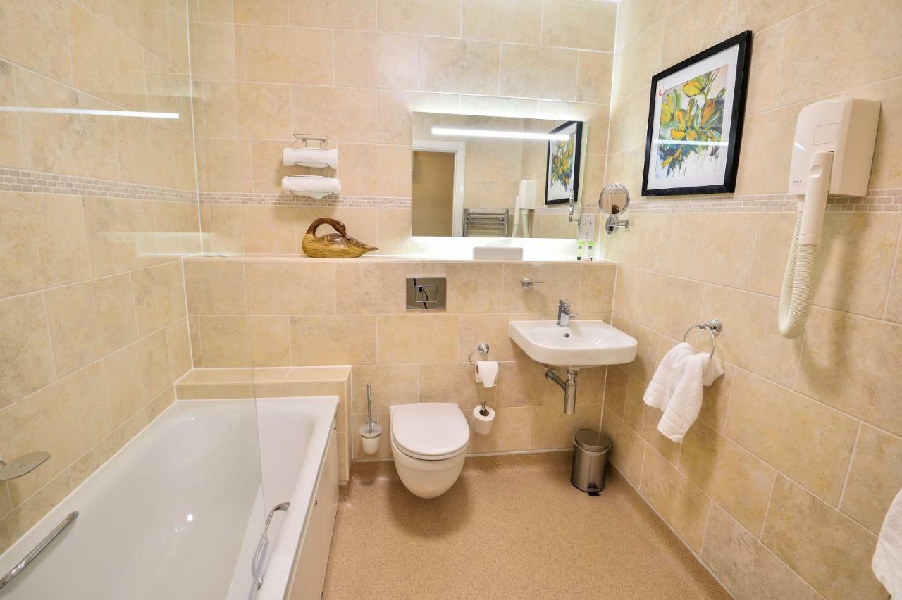 Hotel The Coach And Horses 4*